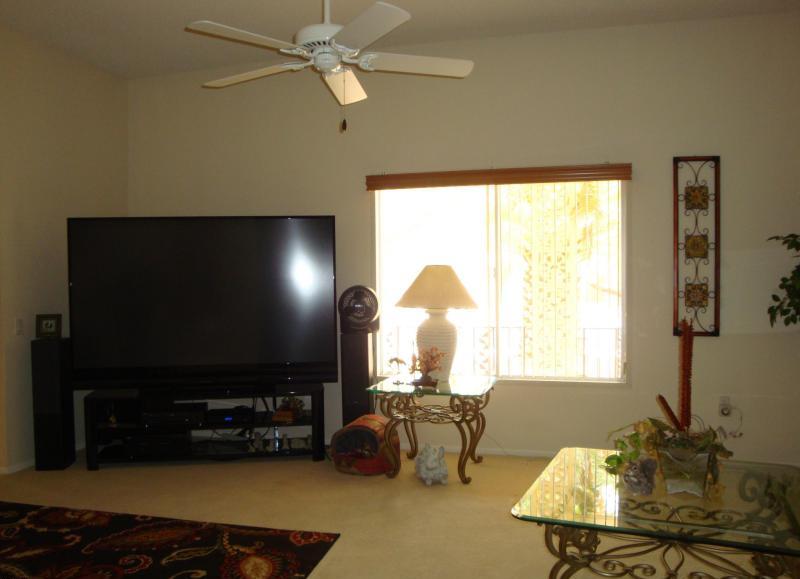 real estate debate question which looks better empty or versus furnished Sun City Arizona home house for sale staging