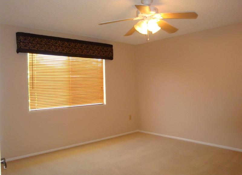 real estate debate question which looks better empty or versus furnished Sun City Arizona home house for sale staging