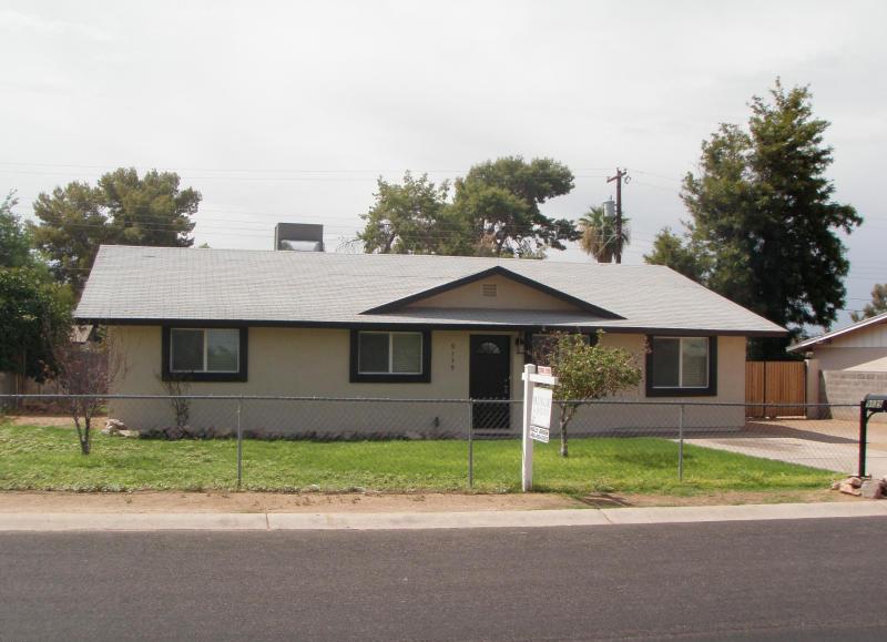 before after renovation remodeling project front exterior curb appeal Mesa Arizona home house for sale real estate photo