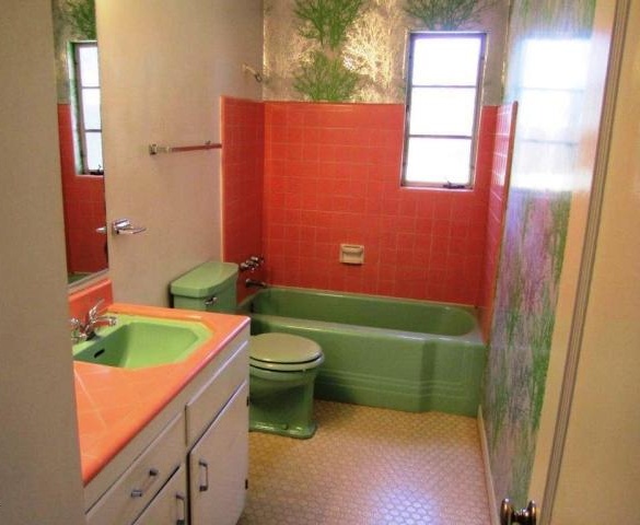 original vintage mint condition 1952 mid-century modern bathroom sink green toilet bathtub sink Phoenix Arizona home house