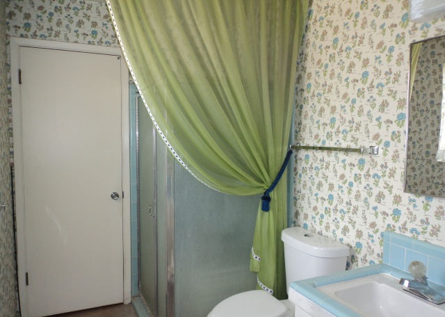 vintage 1961 retro mid-century modern bathroom tile sink shower wallpaper Phoenix Arizona home house for sale