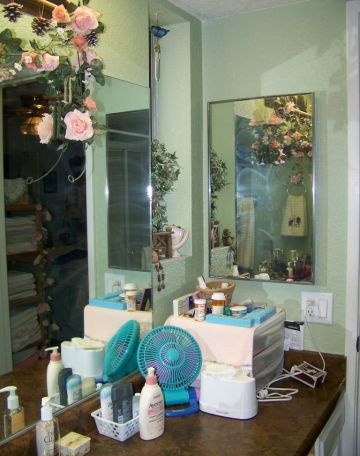 cluttered too many items things belonging poor home staging bathroom Peoria Arizona house