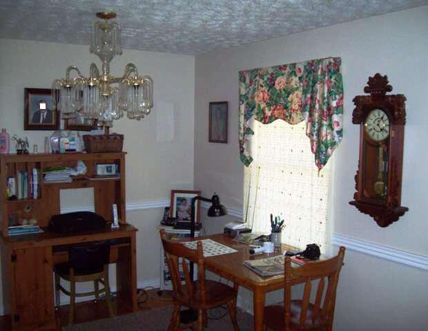 ugly window curtains drapes covering Campbellville Kentucky home house for sale photo