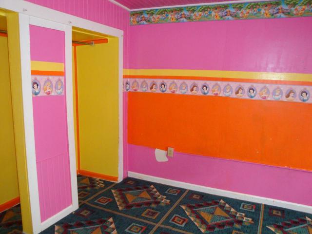 tacky ugly Las Vegas casino carpet bright wall paint colors bad MLS photos Phoenix