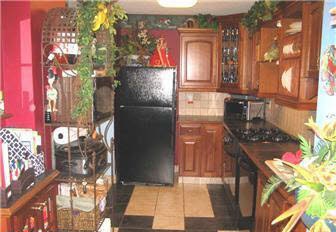 cluttered kitchen ugly tacky décor Swarthmore Pennsylvania house home real estate